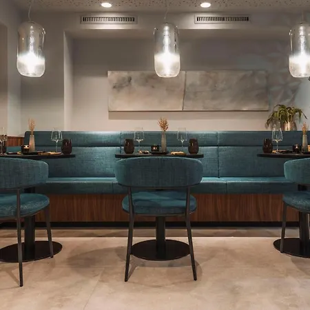 The Secret Otel